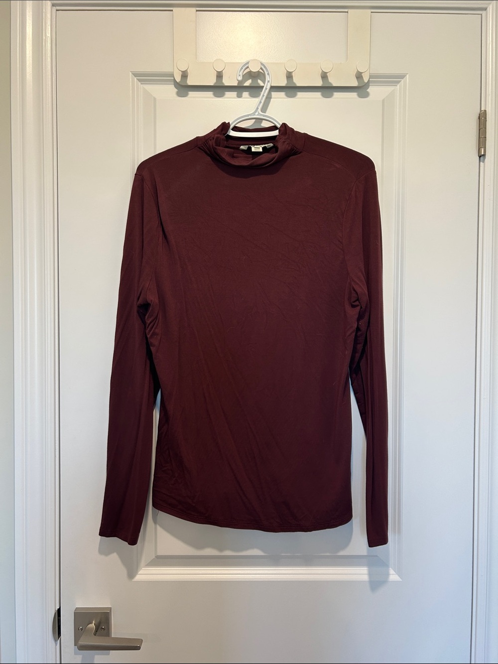 RW&CO. Women's Long Sleeve Mock Neck Top in Burgundy